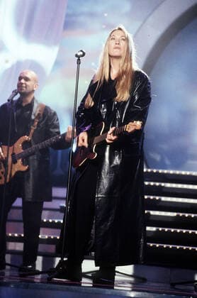 JULIANE WERDING JULIANE WERDING, deutsche Sängerin und Musikerin, bei einem TV-Auftritt, circa 1998. JULIANE WERDING, German singer and musician, TV performance, circa 1998., Deutschland Copyright: kpa UnitedArchives55031659 EDITORIAL USE ONLY