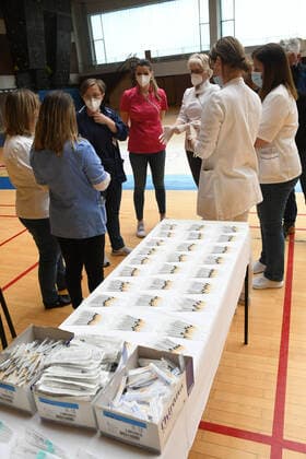 CROATIA COVID-19 mass vaccination Syringes are prepared to administer the Pfizer-BioNTech Comirnaty coronavirus disease (COVID-19) vaccine during a mass vaccination at Koprivnica sports hall in Koprivnica, Croatia on April 10, 2021. DamirxSpehar PIXSELL