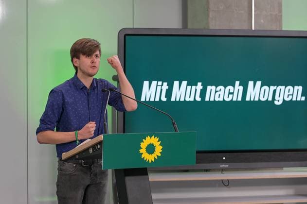 Landesparteitag der Grünen NRW am 09.04.2021 im Design Offices Fürst und Friedrich in Düsseldorf. Die Landesdelegiertenkonferenz findet vom 09.04 bis 11.04.2021 als Hybrid-Veranstaltung statt. Max Lucks ( Kreisverband Bochum - Listenplatz 14 )