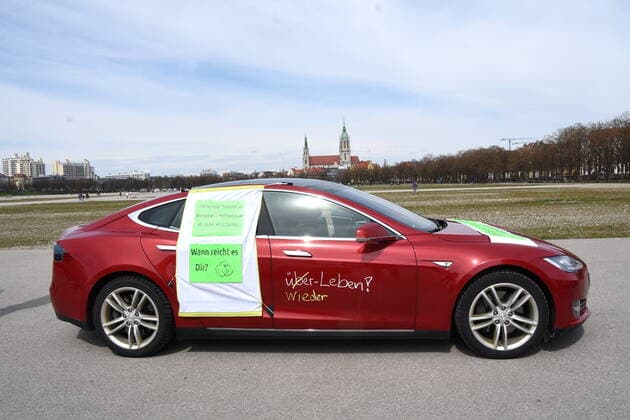 Auto Korso Gegen Lockdown Muenchen 10.04.21 Theresienwiese Muenchen