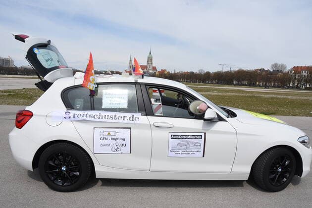 Auto Korso Gegen Lockdown Muenchen 10.04.21 Theresienwiese Muenchen