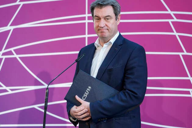 News Bilder des Tages Pressekonferenz zur Klausurtagung des Geschaeftsfuehrenden Vorstands der CDU CSU Bundestagsfraktion Aktuell, 11.04.2021, Berlin, Dr. Markus Soeder Ministerpraesident des Freistaat Bayern und Mitglied des Landtag (CSU) im Portrait bei der Pressekonferenz zur Klausurtagung des Geschaeftsfuehrenden Vorstands der CDU CSU in der Paul-Loebe-Halle in Berlin Berlin Berlin Deutschland