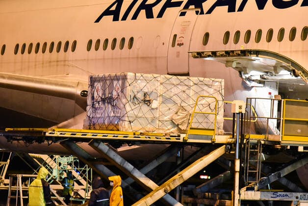 (210412) -- YAOUNDE, April 12, 2021 -- China s Sinopharm vaccines are seen at an airport in Yaounde, Cameroon, April 11, 2021. The first batch of China s Sinopharm vaccines arrived in Cameroon Sunday evening as the country is struggling with a new surge of COVID-19 infections. (Photo by Xinhua) CAMEROON-YAOUNDE-COVID-19 VACCINES-ARRIVAL JeanxPierrexKepseu 