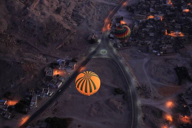 IMAGO Creative: Welttourismustag am 27. September Ballonfahrt, Heissluftballonfahrt bei Luxor und Theben, Afrika, Oberaegypten