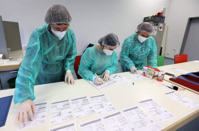 Neuwied Rheinland-Pfalz: Erste Corona-Test an Schulen, Carmen-Sylva-Schule Realschule Plus Neuwied-Niederbieber, Copyright: xJoergxNiebergall Eibner-Pressefotox EP_JNL