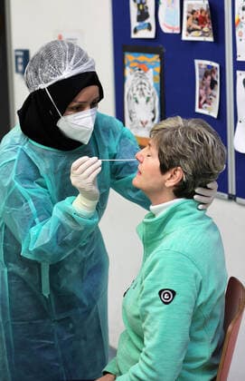 Neuwied Rheinland-Pfalz: Erste Corona-Test an Schulen, Carmen-Sylva-Schule Realschule Plus Neuwied-Niederbieber, Copyright: xJoergxNiebergall Eibner-Pressefotox EP_JNL