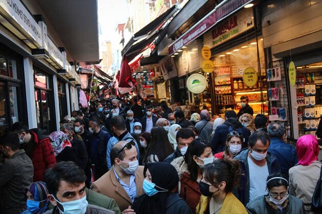 April 12, 2021, Istanbul, Turkey: People wearing facemasks seen shopping before Ramadan in Eminonu, Istanbul..President Erdogan is expected to announce the new coronavirus measures to be implemented during the month of Ramadan which is starting tomorrow. Istanbul Turkey - ZUMAs197 20210412_zab_s197_050 Copyright: xHakanxAkgunx