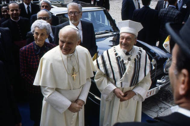 April 13, 1986: Pope John Paul II with Elio Toaff during the visit at the Rome Synagogue.  Copyright: x GIANCARLOxGIULIANI CPPx xIPAx x CatholicxPressxPhotox