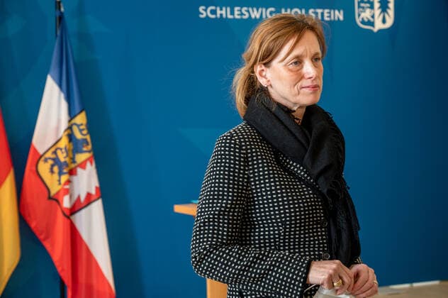 Kiel, 19. April 2021 Corona-Modellprojekte im Bereich Kultur und Sport starten ab 19. April 2021 in Schleswig-Holstein. Karin Prien, Kulturministerin des Landes Schleswig-Holstein und Sabine Sütterlin-Waack, Innenministerin des Landes Schleswig-Holstein stellen bei einer gemeinsamen Pressekonferenz im Landeshaus die verschiedenen Modellprojekte vor.