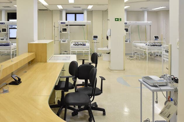 News Bilder des Tages SÃO PAULO, SP - 13.04.2021: INAUGURAÇÃO HOSPITAL DE CAMPANHA SP - Inauguration of the Hospital de Campanha Santa Cecília, which will serve patients in Covid-19 (Coronavirus). This Tuesday, (13) in the center of the capital. In the picture the ICU of the Hospital x2053415x  RobertoxCasimiro