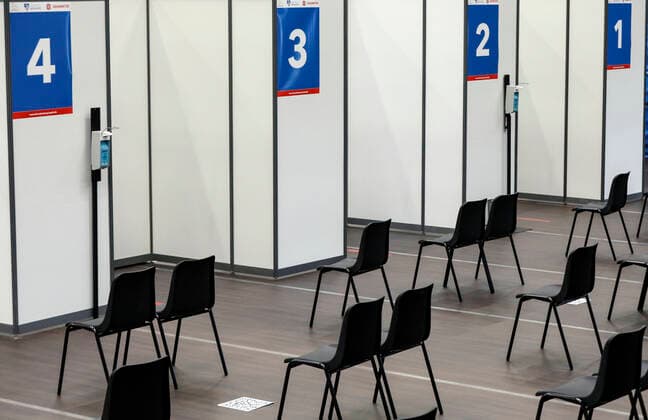 Impfzentrum Warteraum Rathenow, 14.04.2021 - Warteraum in einem Impfzentrum. Rathenow Brandenburg Deutschland