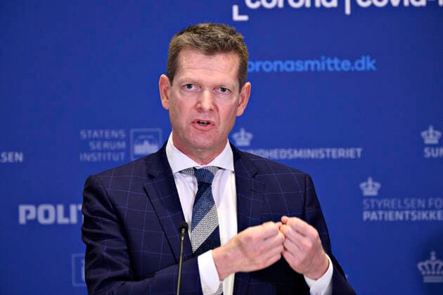 Direktoer for Sundhedsstyrelsen Soeren Brostroem, da han og enhedschef i Laegemiddelstyrelsen Tanja Erichsen holder pressebriefing om corona-vaccinen fra AstraZeneca i Eigtveds Pakhus i Koebenhavn, onsdag den 14. april 2021.. , Snekkersten Denmark Copyright: PhilipxDavali PhilipxDavalix COP104 spdk20210414-174619-L