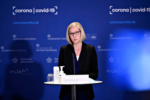 Enhedschef i Laegemiddelstyrelsen Tanja Erichsen, da hun og direktoer for Sundhedsstyrelsen Soeren Brostroem holder pressebriefing om corona-vaccinen fra AstraZeneca i Eigtveds Pakhus i Koebenhavn, onsdag den 14. april 2021.. , Snekkersten Denmark Copyright: PhilipxDavali PhilipxDavalix COP104 spdk20210414-174706-L