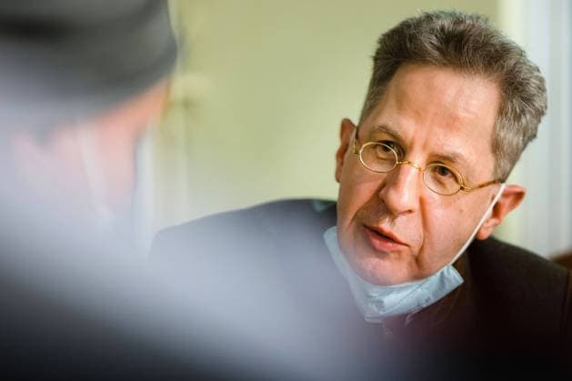 Hans-Georg Maaßen Hans-Georg Maaßen stellt sich dem CDU-Kreisverband und der Jungen Union Schmalkalden-Meiningen vor. Die CDU in Südthüringen mit den vier Thüringer Kreisverbänden Suhl, Schmalkalden-Meiningen, Hildburghausen und Sonneberg will den ehemaligen Verfassungsschutzpräsident Maaßen für die Bundestagswahl nominieren. Schwallungen Thüringen DEUTSCHLAND *** Hans Georg Maaßen Hans Georg Maaßen introduces himself to the CDU district association and the Junge Union Schmalkalden Meiningen The CDU in southern Thuringia with the four Thuringian district associations Suhl, Schmalkalden Meiningen, Hildburghausen and Sonneberg wants to nominate the former President of the Office for the Protection of the Constitution Maaßen for the