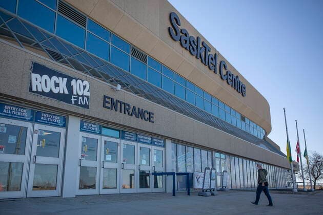 April 15, 2021, Saskatoon, SK, Canada: A patient walks into the Saskatoon Tribal Council run vaccination clinic inside SaskTel centre in Saskatoon, Sask., on Thursday, April 15, 2021. Saskatoon Canada  - ZUMAc35_ 20210415_zaf_c35_074 Copyright: xKaylexNeisx