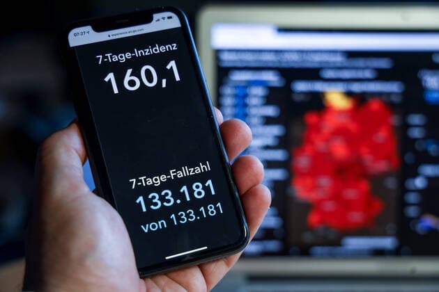 News Bilder des Tages Coronavirus in Deutschland - Covid-19-Dashboard des Robert Koch-Institut 16.04.2021: Robert Koch-Institut: 7-Tage-Inzidenz 160,1. 7-Tage-Fallzahl 133.181. COVID-19-Fälle 3.099.273. Zugang um 25.831 gegenüber dem Vortag. COVID-19-Todesfälle 79.628. Zugang um 247 gegenüber dem Vortag.