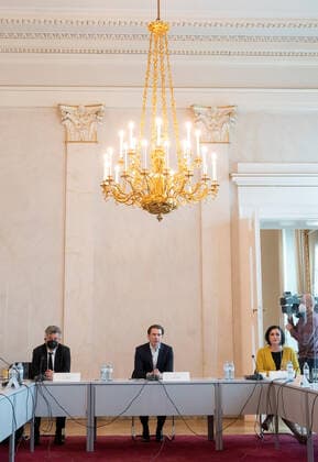 20210416 Adjustments of Corona measures. Talks with experts - opposition - state governors - Presentation of results VIENNA, AUSTRIA - APRIL 16: Vice Chancellor Werner Kogler (Green Party), Federal Chancellor Sebastian Kurz (OEVP) and minister of agriculture Elisabeth Koestinger (OEVP) (6th person from left) at a talk with the state governors concerning possible adjustments of the Corona measures at Federal Chancellery on April 16, 2021 in Vienna, Austria. WIEN, OESTERREICH - 16. APRIL: Vizekanzler Werner Kogler (Gruene), Bundeskanzler Sebastian Kurz (OEVP) und Landwirtschaftsministerin Elisabeth Koestinger (OEVP) bei einem Gespraech mit Vertetern der Regierung und Landeshauptleuten ueber moegliche Anpassungen der Corona-Massnahmen im Bun Copyright: xMartinxJuenx SEPAxMedia