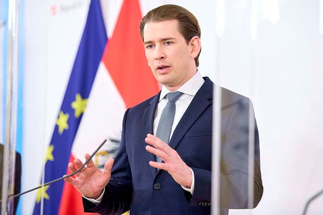 - Wien 16.04.2021 - Coronavirus-Krise - Nach den Gesprächen mit Experten, der Opposition und den Landeshauptleuten gab es am Nachmittag eine Pressekonferenz im Bundeskanzleramt. PHOTO: Bundeskanzler Sebastian Kurz (ÖVP) während der Pressekonferenz. Vienna (Austria) - After the talks with experts, the opposition and the governors, there was a press conference in the Federal Chancellery in the afternoon. PK nach Coronagesprächen