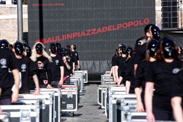 Flash mob of the workers of the entertainment field titled Bauli tornano in piazza - Trunks back in the square. Rome (Italy), April 17th 2021 Photo Samantha Zucchi Insidefoto SamanthaxZucchi