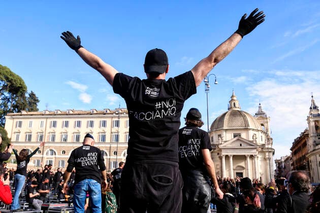 Flash mob of the workers of the entertainment field titled Bauli tornano in piazza - Trunks back in the square. Rome (Italy), April 17th 2021 Photo Samantha Zucchi Insidefoto SamanthaxZucchi