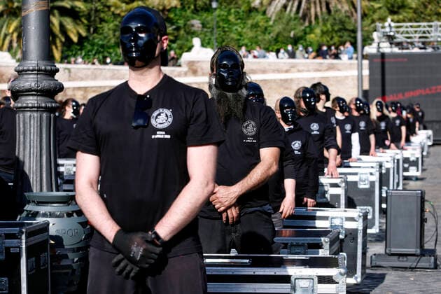 Flash mob of the workers of the entertainment field titled Bauli tornano in piazza - Trunks back in the square. Rome (Italy), April 17th 2021 Photo Samantha Zucchi Insidefoto SamanthaxZucchi
