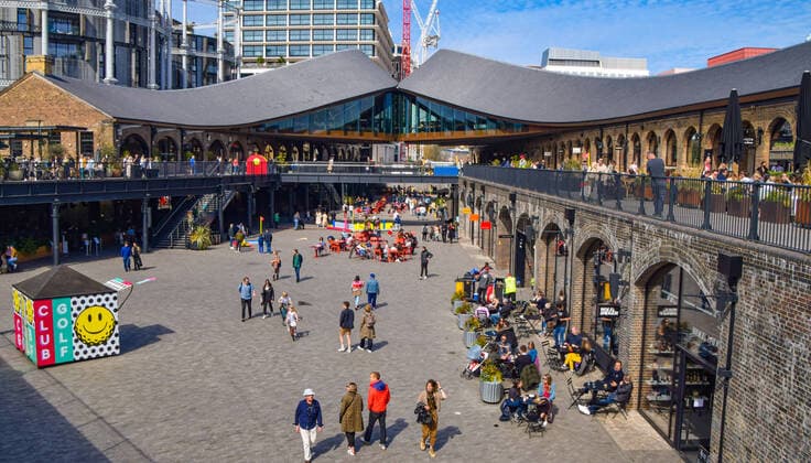 April 18, 2021, London, United Kingdom: A view of the Coal Drops Yard shopping complex in King s Cross..People flocked outside over a busy weekend in London as lockdown rules are relaxed in England. London United Kingdom - ZUMAs197 20210418_zaa_s197_209 Copyright: xVukxValcicx