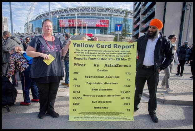 . 18 04 2021. London, United Kingdom. Piers Corbyn Covid Protest. Piers Corbyn holds anti vaccine covid 19 rules protest outside Wembley Stadium before the FA Cup Semi Final between Leicester City & Southampton.  xMartynxWheatleyx xi-Imagesx IIM-22130-0004