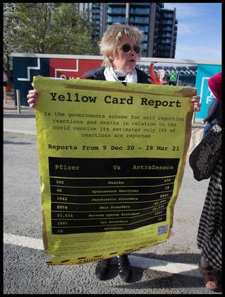 . 18 04 2021. London, United Kingdom. Piers Corbyn Covid Protest. Piers Corbyn holds anti vaccine covid 19 rules protest outside Wembley Stadium before the FA Cup Semi Final between Leicester City & Southampton.  xMartynxWheatleyx xi-Imagesx IIM-22130-0005