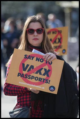 . 18 04 2021. London, United Kingdom. Piers Corbyn Covid Protest. Piers Corbyn holds anti vaccine covid 19 rules protest outside Wembley Stadium before the FA Cup Semi Final between Leicester City & Southampton.  xMartynxWheatleyx xi-Imagesx IIM-22130-0011