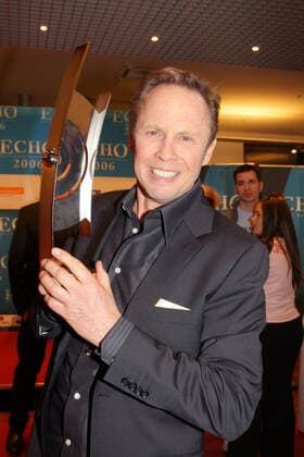 Echo Verleihung 12.03.2006 Saenger Peter Kraus, Preistraeger, bei der Verleihung der Echo-Awards, im Hotel Estrel, Sonnenallee 225, Berlin - 12.03.2006 -