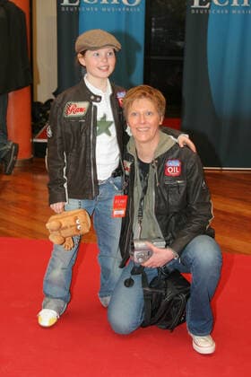 Echo Verleihung 12.03.2006 Saengerin Joy Gruttmann, Kinderstar, + Tante Iris bei der Verleihung der Echo-Awards, im Hotel Estrel, Sonnenallee 225, Berlin - 12.03.2006 -