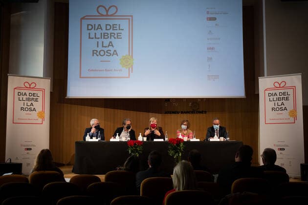 (L-R) The president of the Gremi de Floristes de Catalunya, Joan Guillà n; the deputy mayor of Culture of Barcelona, Joan Subirats; the councillor of Culture, ÃÄngels Ponsa; the president of the Gremi de Llibreters de Catalunya, Maria Carme; and the president of the Cambra del Llibre de Catalunya, Patrici Tixis during the presentation of Sant Jordi s Day, on April 19, 2021, in Barcelona, Catalonia, (Spain). Due to the pandemic, last year, the celebration of Sant Jordi had to be postponed to July. During this edition, street displays of books and flowers will be allowed from Wednesday 21st to Friday 23rd. In addition, fairs and safe spaces will be created in different locations in the region. 19 APRIL 2021;BARCELONA;AWARDS;SANT JORDI;APRIL Copyright: xDavidxZorrakinox 3651570