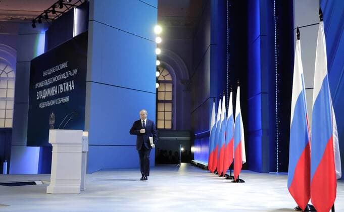 Bilder des Jahres 2021, News 04 April News Themen der Woche KW16 News Bilder des Tages April 21, 2021. - Russia, Moscow. - Russian President Vladimir Putin delivers his annual address to the Federal Assembly of the Russian Federation, at Moscow s Manezh Central Exhibition Hall. KremlinxPool