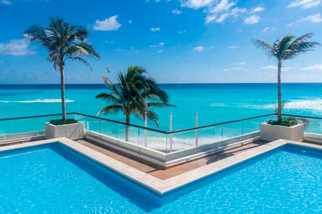 Swimming pool over the turquoise waters of Cancun, Quintana Roo, Mexico, North America Copyright: MichaelxRunkel 1184-5357