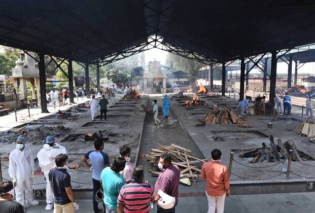 NEW DELHI, INDIA - APRIL 16: COVID-19 victims bodies being creamated at Nigambodh Ghat crematorium, on April 16, 2021 in New Delhi, India. (Photo by Ajay Aggarwal Hindustan Times) Covid Death Toll Continues To Rise In India