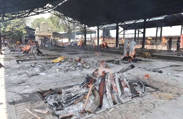 NEW DELHI, INDIA - APRIL 16: COVID-19 victims bodies being creamated at Nigambodh Ghat crematorium, on April 16, 2021 in New Delhi, India. (Photo by Sonu Mehta Hindustan Times) Covid Death Toll Continues To Rise In India