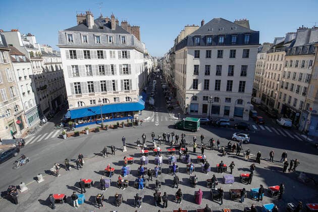 Manifestation des intermittents du spectacle devant le theatre de l Odeon occupe a Paris NEWS : Manifestation devant le theatre de l Odeon occupe - Paris - 23 04 2021 MichaelBaucher Panoramic 