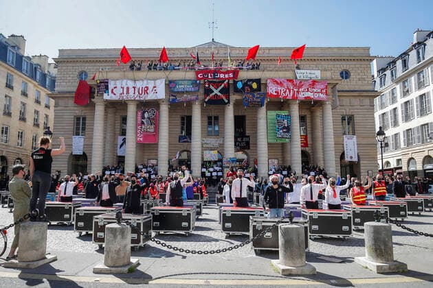 Manifestation des intermittents du spectacle devant le theatre de l Odeon occupe a Paris NEWS : Manifestation devant le theatre de l Odeon occupe - Paris - 23 04 2021 MichaelBaucher Panoramic 