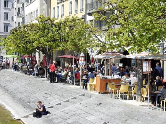 Foto Manuel Geisser 23.04.2021 Corona Pandemie.Bild : Restaurants mit Aussenbereich koennen wieder Gaeste bewirten. Stadt Luzern