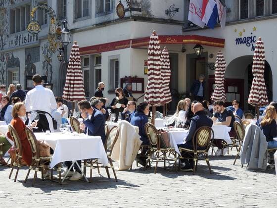 Foto Manuel Geisser 23.04.2021 Corona Pandemie.Bild : Restaurants mit Aussenbereich koennen wieder Gaeste bewirten. Stadt Luzern