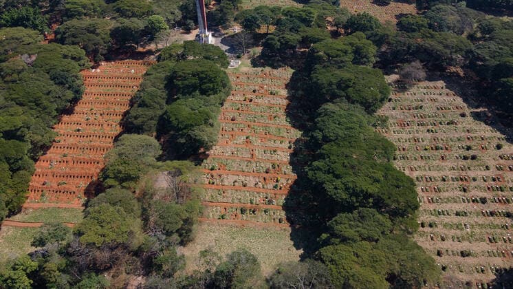 Brazil: View of the open graves at the Vila Formosa Cemetery (EDITORS NOTE: Image taken by a drone) Aerial images of the open graves at the Vila Formosa Cemetery in São Paulo. The country has recorded 2,866 deaths from Covid-19 in the past 24 hours and has totaled 386,623 deaths since the start of the pandemic. With that, the moving average of deaths in the last 7 days reached 2,514. Sao Paulo Brazil Copyright: RonaldoxSilva