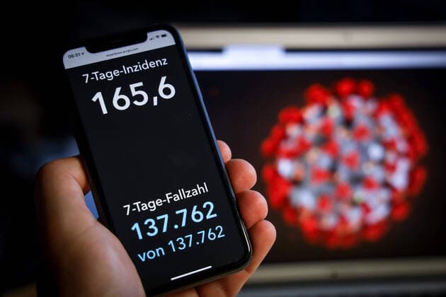 News Themen der Woche KW16 News Bilder des Tages Coronavirus in Deutschland - Covid-19-Dashboard des Robert Koch-Institut 25.04.2021: Robert Koch-Institut: 7-Tage-Inzidenz 165,6. 7-Tage-Fallzahl 137.762. COVID-19-Fälle 3.287.418. Zugang um 18.773 gegenüber dem Vortag. COVID-19-Todesfälle 81.564. Zugang um 120 gegenüber dem Vortag.