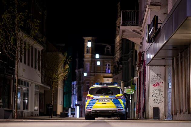 Coronavirus - Ausgangssperre in Herford Menschenleere Straßen waren ab 22 Uhr die Regel in der Stadt Herford in der Nacht. Foto: Kirchner-Media Wedel Herford Nordrhein-Westfalen Deutschland Copyright: xKirchner-Media Wedelx