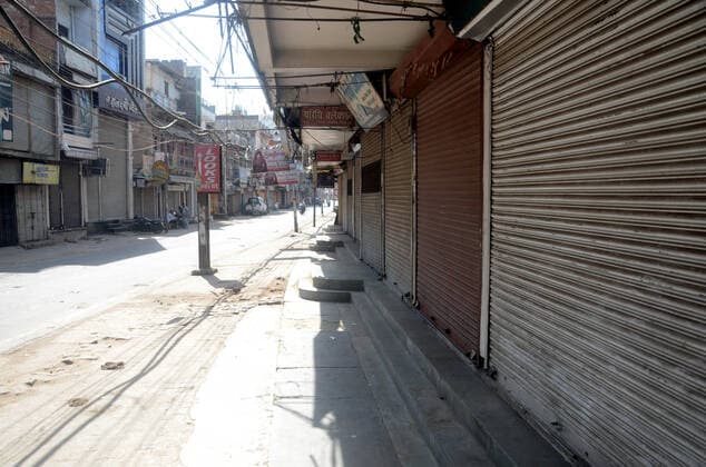 April 25, 2021, Prayagraj, Uttar Pradesh, India: Prayagraj: A view of closed market during government imposed weekend lockdown in wake of spread of CORONA virus in Prayagraj on Sunday, April 25, 2021. Prayagraj India - ZUMAv115 20210425_zap_v115_005 Copyright: xPrabhatxKumarxVermax