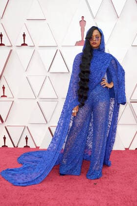 OscarÂ® nominee H.E.R. arrives on the red carpet of The 93rd OscarsÂ® at Union Station in Los Angeles, CA on Sunday, April 25, 2021. Los Angeles CA USA  Copyright: xMattxPetitx 34135296THA