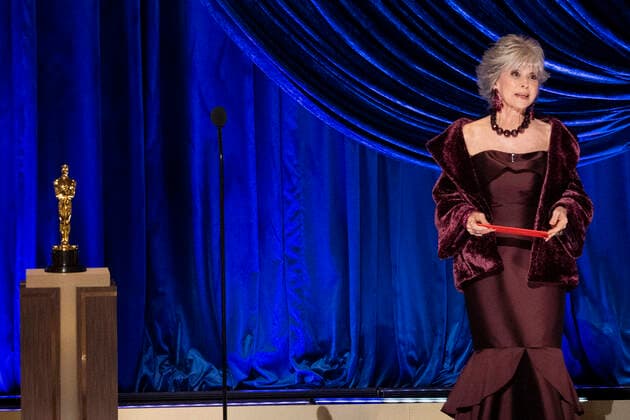 April 25, 2021, Los Angeles, California, USA: Rita Moreno presents the Oscar for Best Picture during the live ABC Telecast of The 93rd Oscars at Union Station. Los Angeles USA  - ZUMA 20210425_mda_z03_1063 Copyright: xToddxWawrychukx