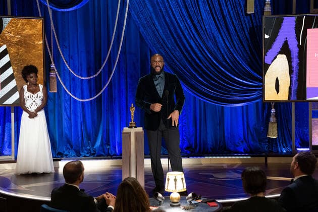 Viola Davis presents the Gene Hersholt Humanitarian Award to Tyler Perry during the live ABC Telecast of The 93rd OscarsÂ® at Union Station in Los Angeles, CA on Sunday, April 25, 2021. Los Angeles CA USA  Copyright: xToddxWawrychukx 341351009THA