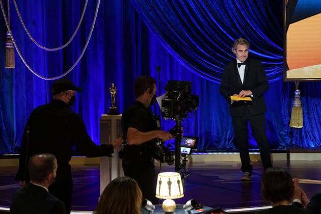 Joaquin Phoenix presents the Oscars for Actor in a Leading Role during the live ABC Telecast of The 93rd Oscars at Union Station in Los Angeles, CA on Sunday, April 25, 2021. Los Angeles CA USA  Copyright: xToddxWawrychukx 341351026THA