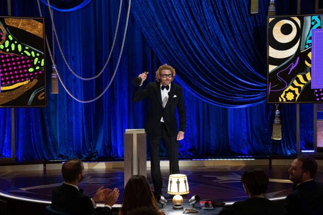 Erik Messerschmidt accepts the Oscars for Cinematography during the live ABC Telecast of The 93rd Oscars at Union Station in Los Angeles, CA on Sunday, April 25, 2021. Los Angeles CA USA  Copyright: xToddxWawrychukx 34135973THA