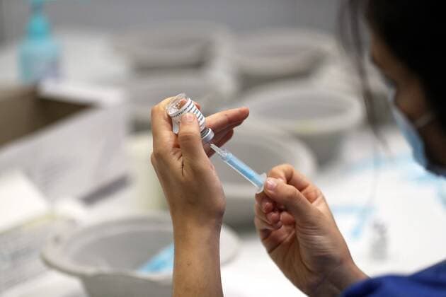 April 26, 2021, Barcelona, Catalonia, Spain Massive vaccination pilot test at the Fira de Barcelona, where 1,000 people have been vaccinated against  JoanxValls